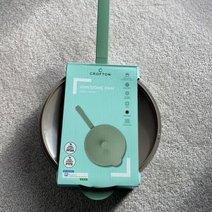 NEW Crofton 10.25” Awesome Pan